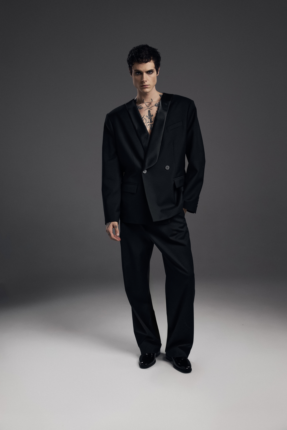 Смокинг мужской, черный