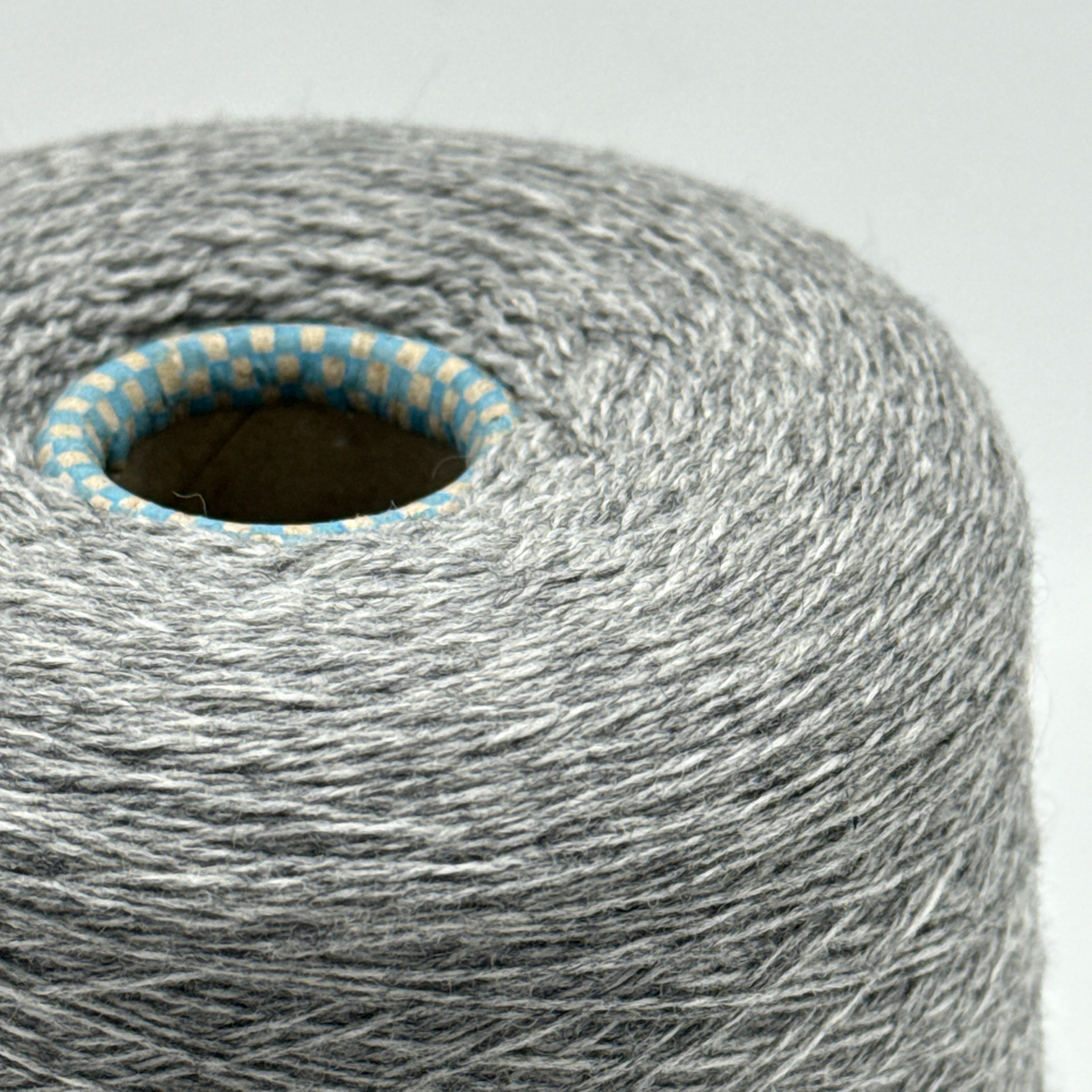 Пряжа CARIAGGI FLANELL 2/15 (65% меринос экстрафайн, 35% кашемир) 750м/100 м, серый меланж