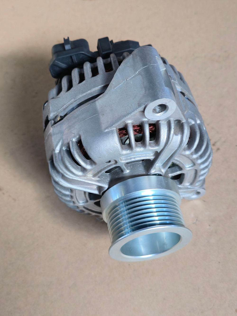 Генератор КАМАЗ дв.740 ЕВРО-3, 4 (8-ручьевой шкив) 28В 120А