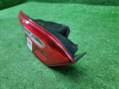 Фонарь левый внутр Toyota Camry XV70 17-нв галоген