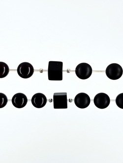 Браслет из натурального черного янтаря