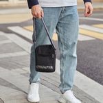 Сумка на плечо BRAUBERG COMPACT с карманом, черная с принтом, 23х17х5 см, 271686