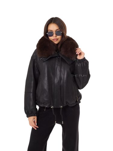 Черная куртка-пуховик из эко-кожи с накладным мехом