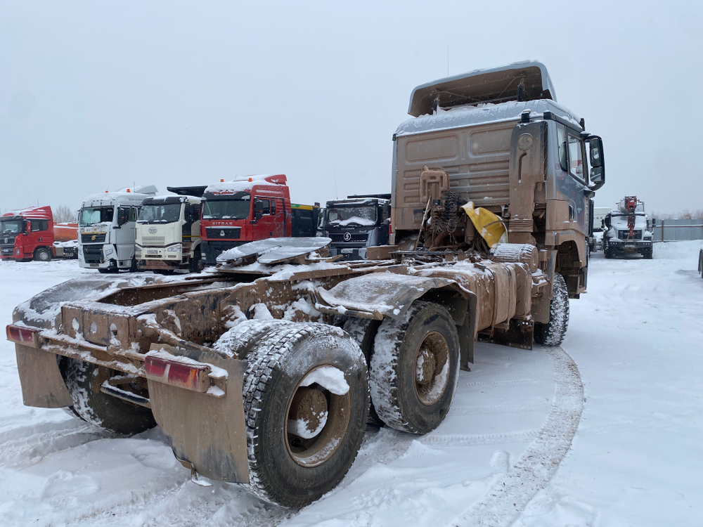 Shacman (Shaanxi) SX* 6x6 Седельный тягач SX42584DV385 (Дизельный, 11,6 л, 430 л.с., МТ)