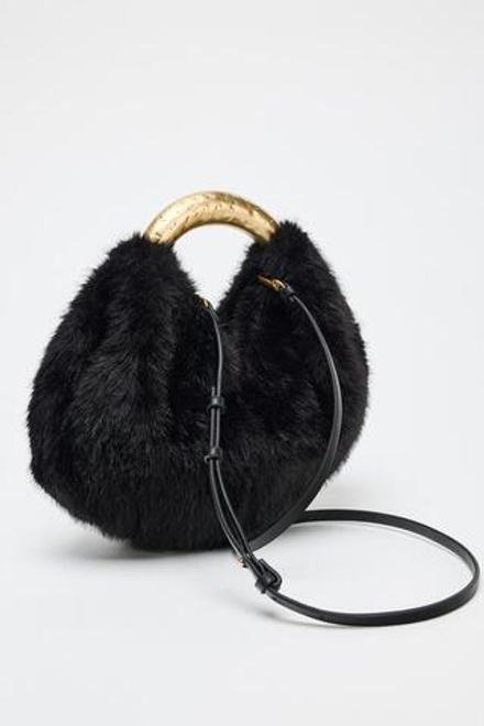 ZARA СУМКА ИЗ ИСКУССТВЕННОГО МЕХА С МЕТАЛЛИЧЕСКОЙ РУЧКОЙ, ЧЕРНЫЙ