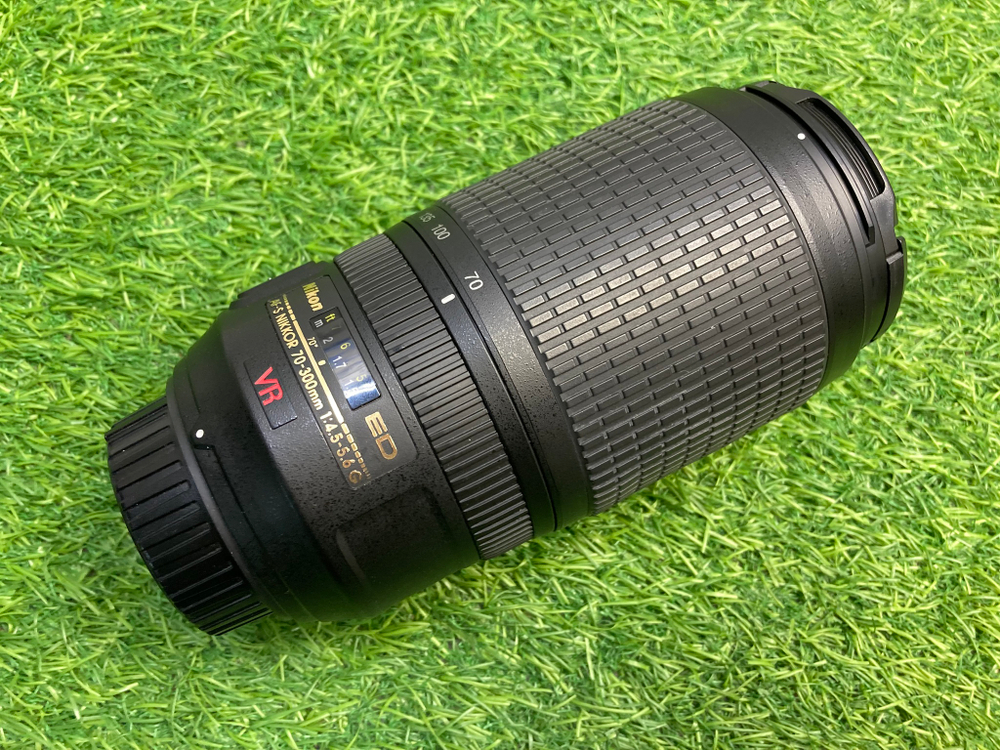 Nikon 70-300mm 4.5-5.6G ED-IF AF-S VR Zoom-Nikkor