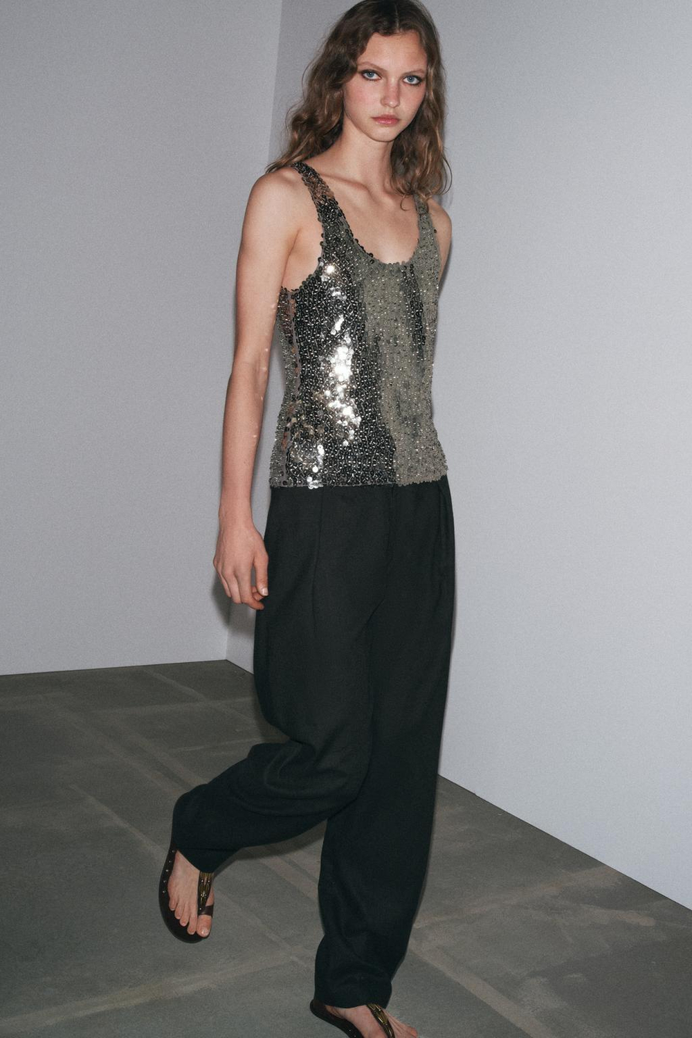 ZARA ТОП НА БРЕТЕЛЯХ С ПАЙЕТКАМИ, СЕРЕБРИСТЫЙ