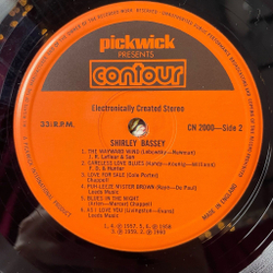 Винтажная виниловая пластинка LP Shirley Bassey (UK 1976)