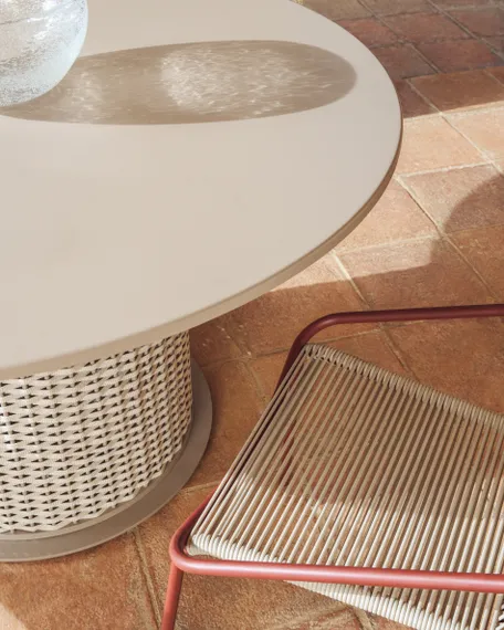 Уличный стол Sedalis цвета таупе из алюминия и веревки Ø135 см