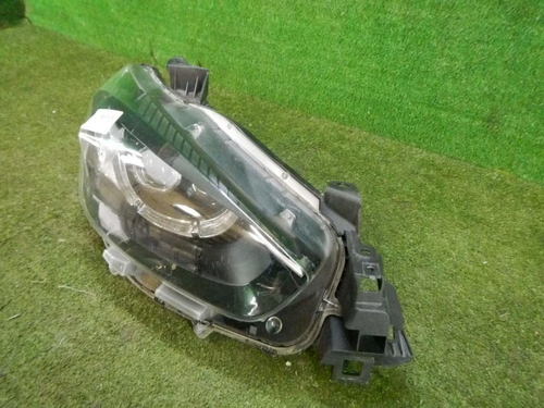 Фара правая Mazda CX-5 1 (2015-2017) LED