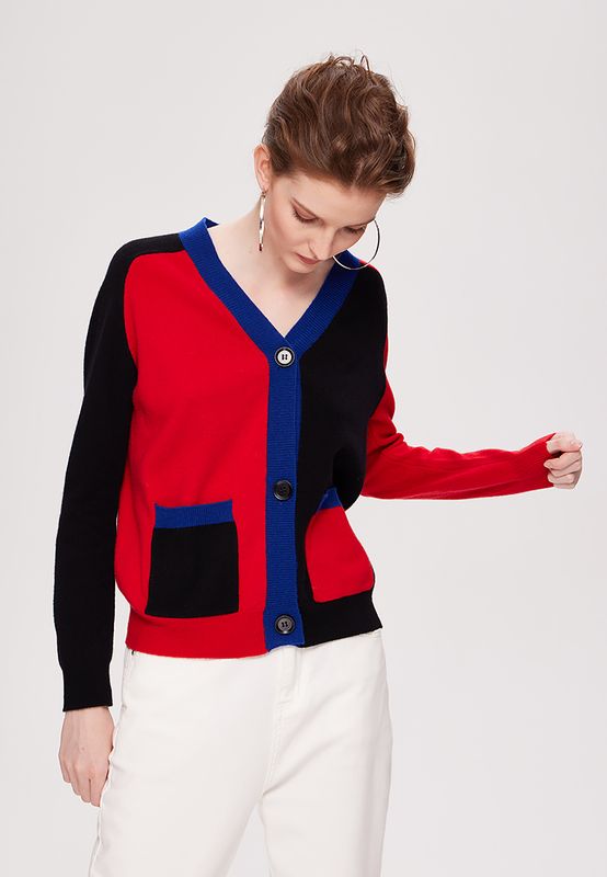 Кардиган на пуговицах с накладными карманами