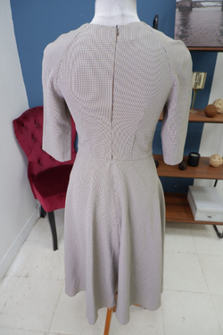 Платье Deniza сдержанное 44 размер, новое