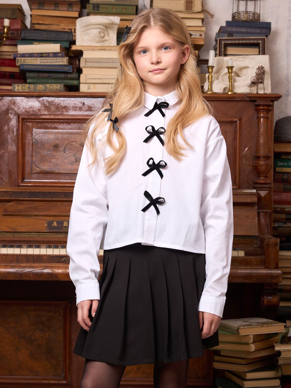 Рубашка для девочки белая с бантиками на планке укороченная