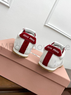 Женские кеды Miu Miu в красно-белом цвете с логотипом