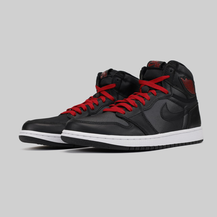 Кроссовки Jordan 1 Retro High OG артикул:555088-060 - купить в магазине Дайс