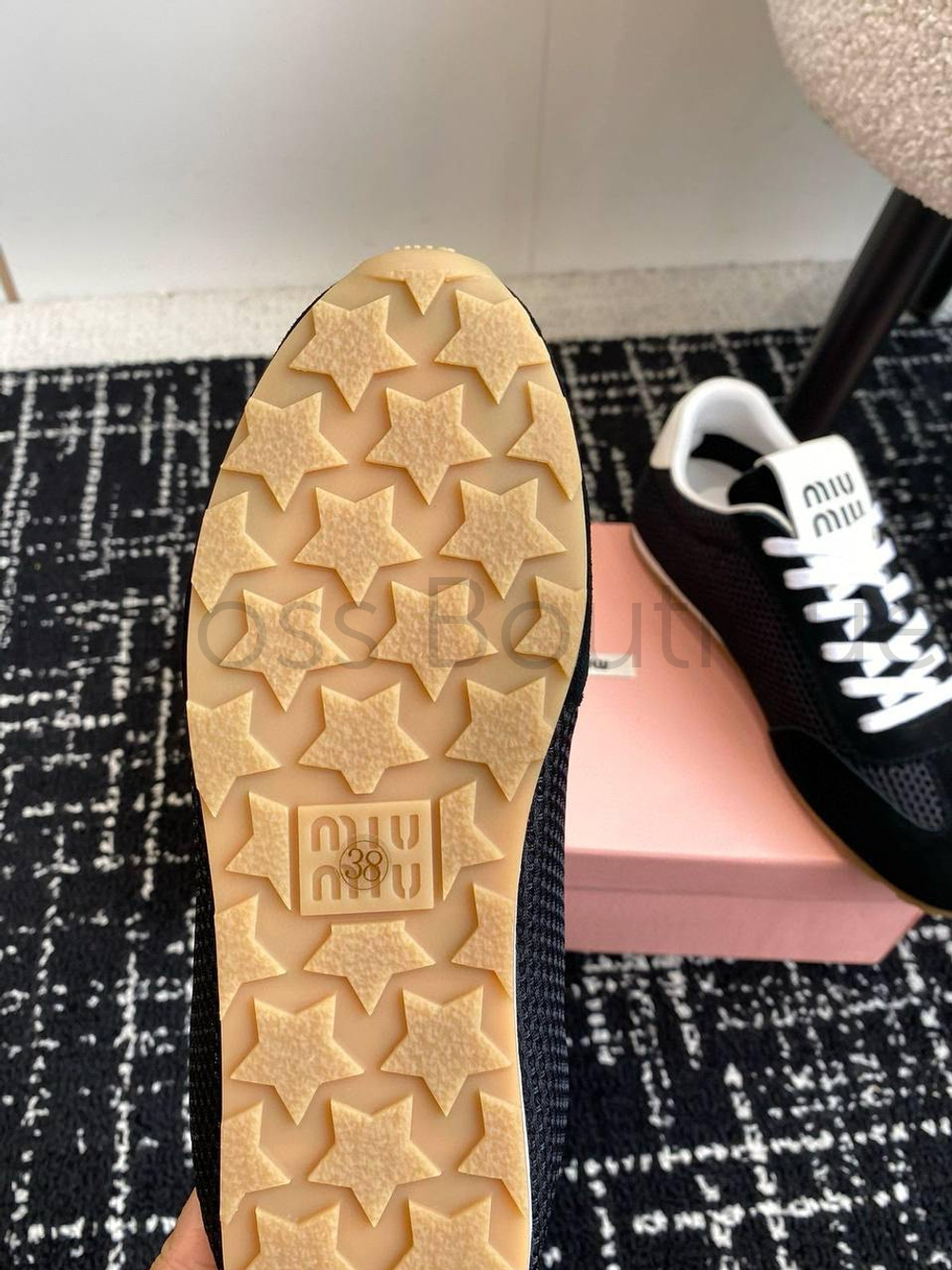 Кроссовки Miu Miu женские черные замшевые с надписью