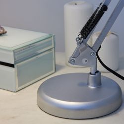 TLI-221 SILVER E27 Светильник настольный. Цоколь Е27. 60W. Механический выключатель. Серебристый. ТМ Uniel