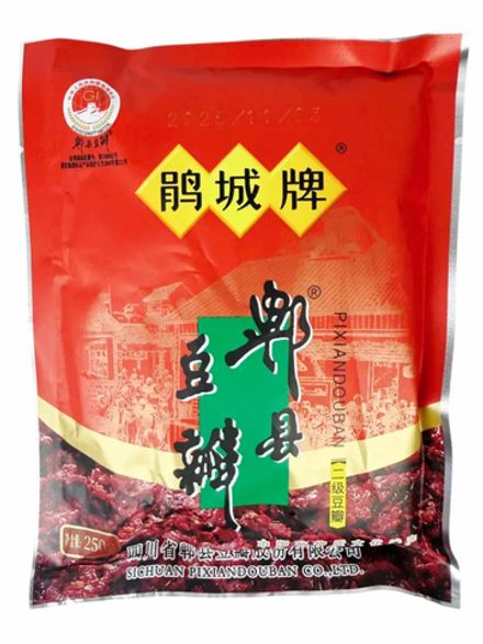 Паста соевая острая Green Food Pixian Douban 250 г