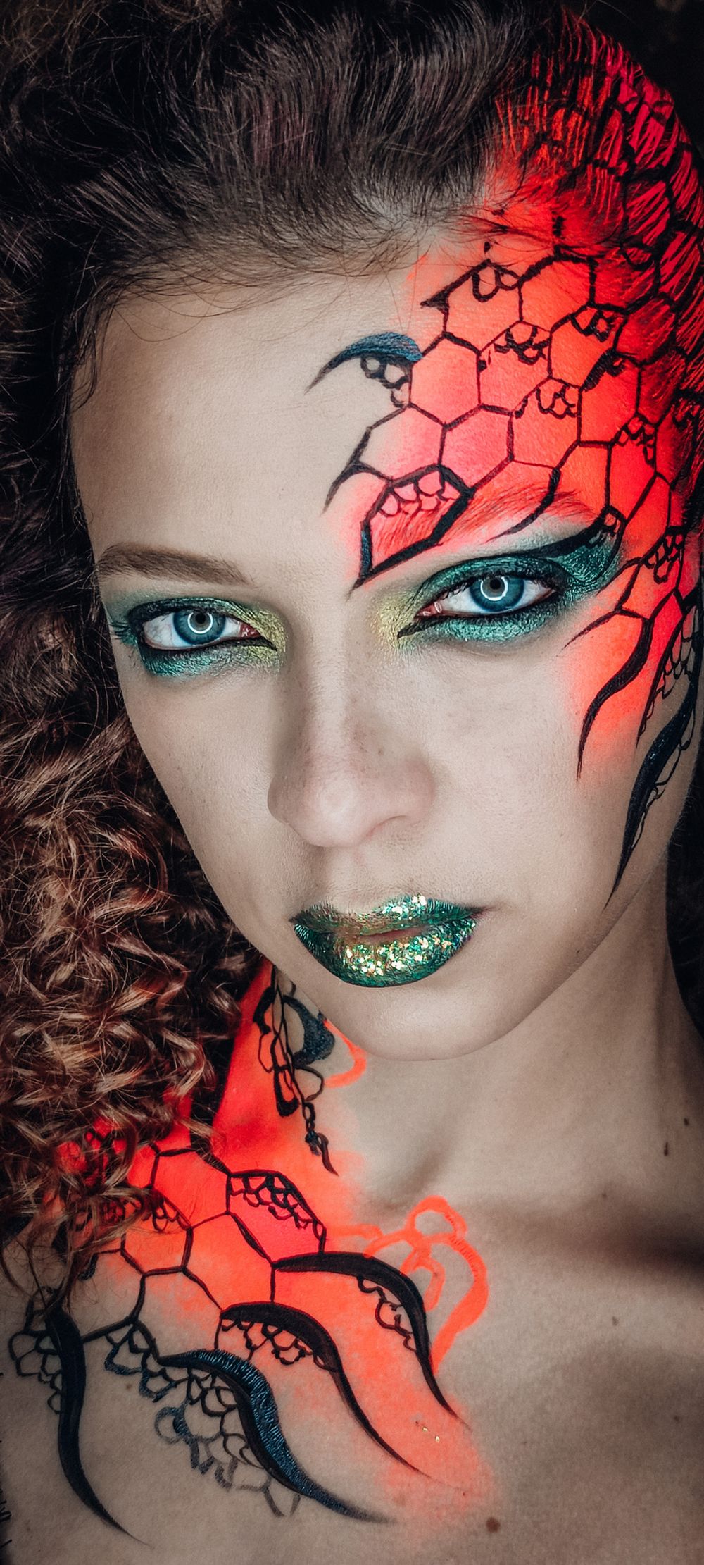 Декоративный гель для лица, волос и тела Color Gel Black