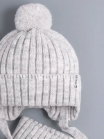 Шапка осенняя детская на завязках и снуд