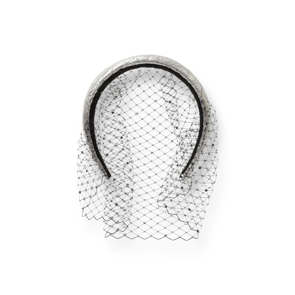 Вуаль с белыми камнями