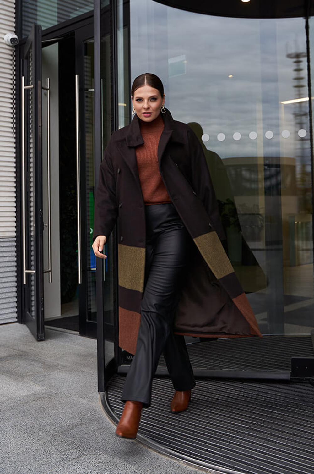 0090 Пальто женское (темно-коричневый)