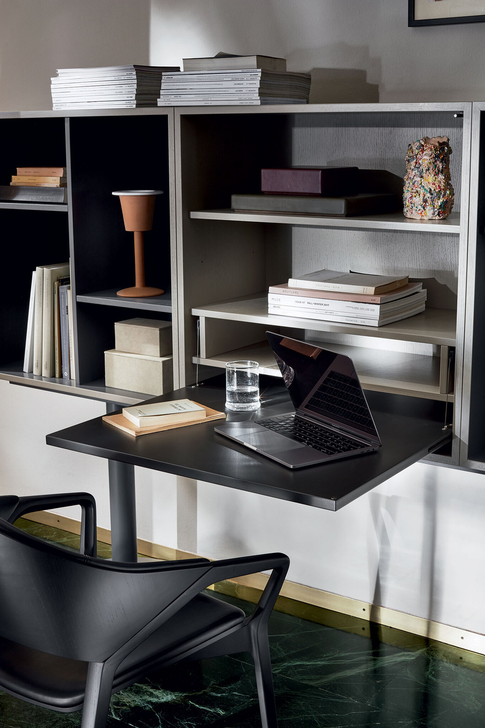 Шкаф Cassina 20 CASIERS STANDARD, PIEDS COROLLE