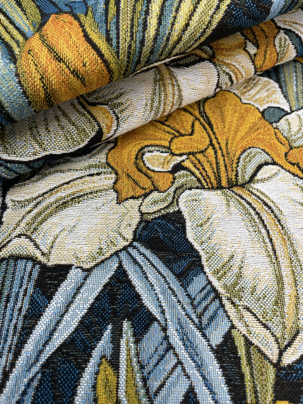 Гобеленовая ткань Ирисовая симфония белая ширина 150 см