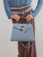 БАЗОВЫЙ ТОНКИЙ РЕМЕНЬ С МЯТОЙ ПРЯЖКОЙ ЗАМША ГОЛУБОЙ