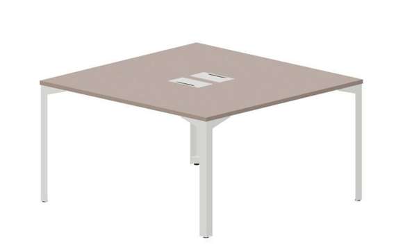 Составной стол на 2 рабочих места 138х136,6х75см (2 металлических  аутлета)