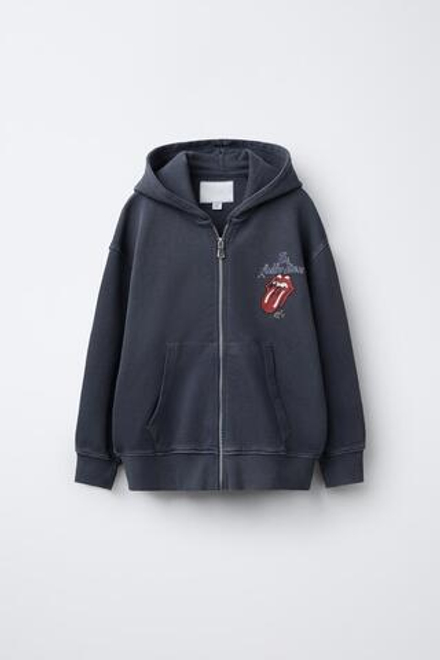 ZARA ТОЛСТОВКА НА МОЛНИИ С ЭФФЕКТОМ ПОТЕРТОСТИ ROLLING STONES ©, АНТРАЦИТОВО-СЕРЫЙ