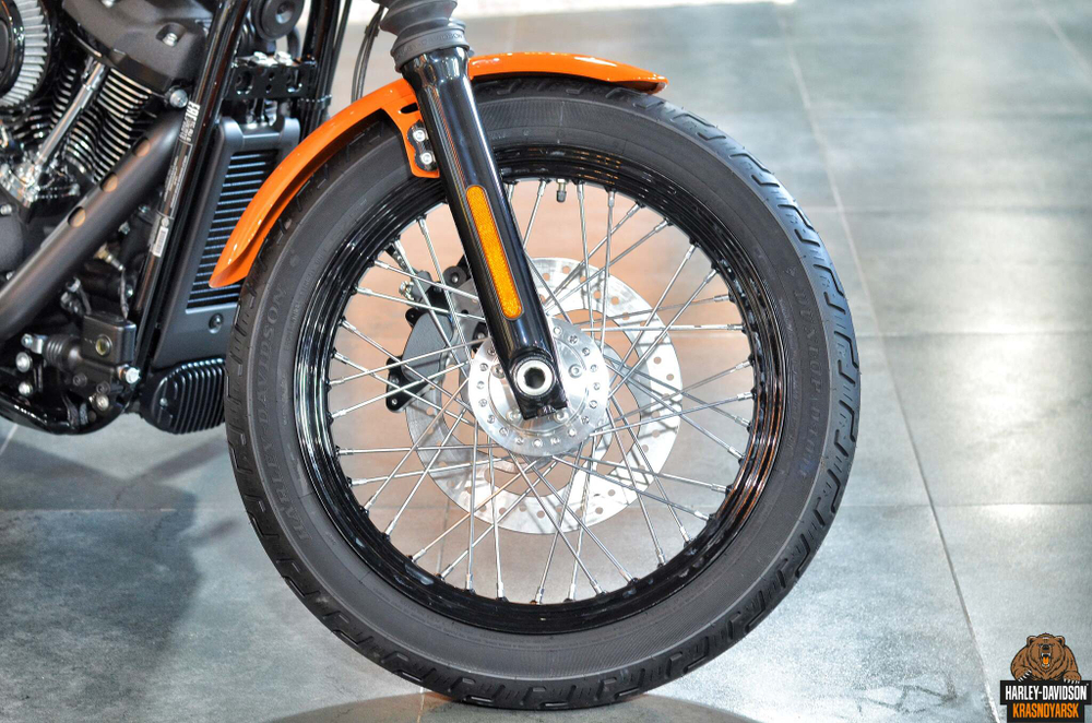 Street Bob 114 - 2021 Baja Orange