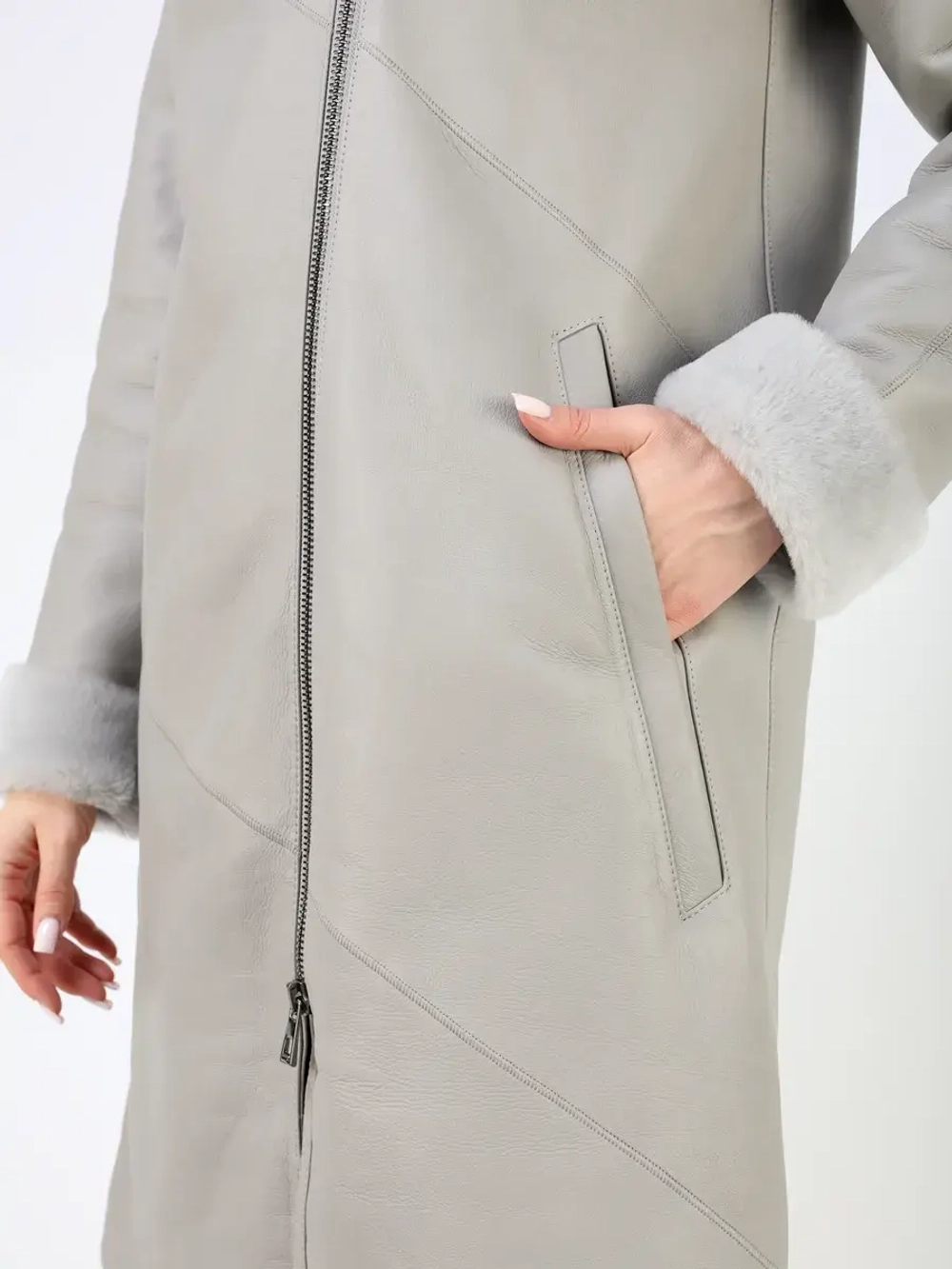 Дубленка зимняя натуральная с капюшоном