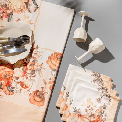 Набор скатерть 130х240 см с салфетками в подарочной упаковке