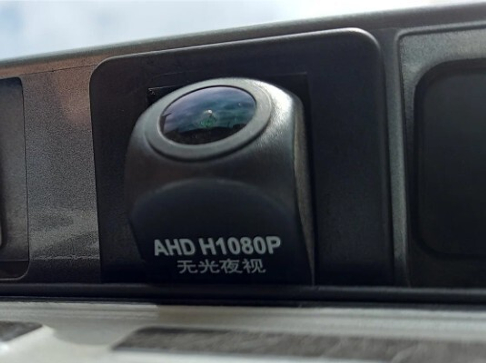 Камера заднего вида Teyes AHD 1080p, кубик на ножке, ночная съёмка