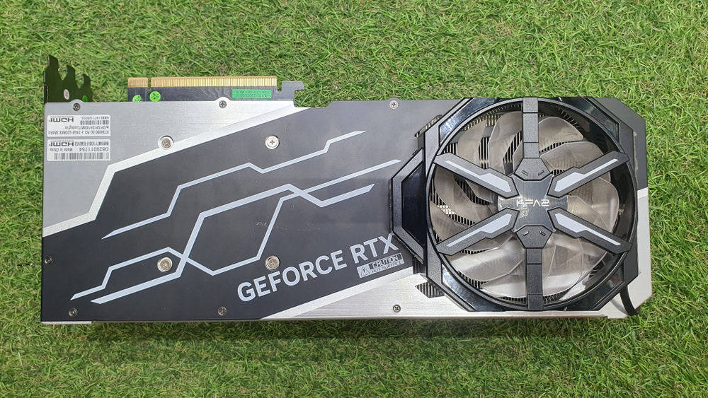 Видеокарта KFA2 GeForce RTX 4090 SG PCI-E 24GB GDDR6X 384-bit w/HDMI/DP/DP/DP/CoolingFan