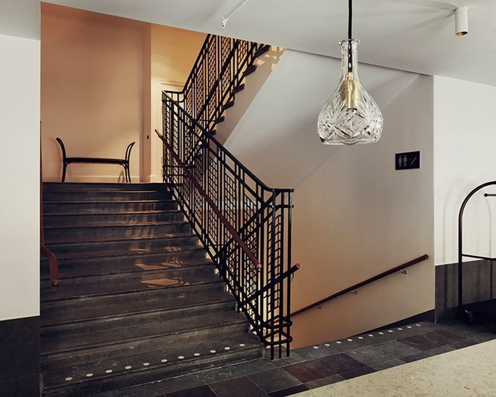 Pendant design lamp Decanterlight by Lee Broom (С)