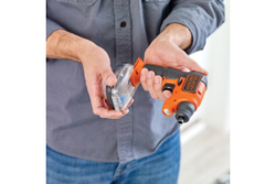 Аккумуляторная отвертка с контейнером BLACK+DECKER BDCSFS30C, 3.6В