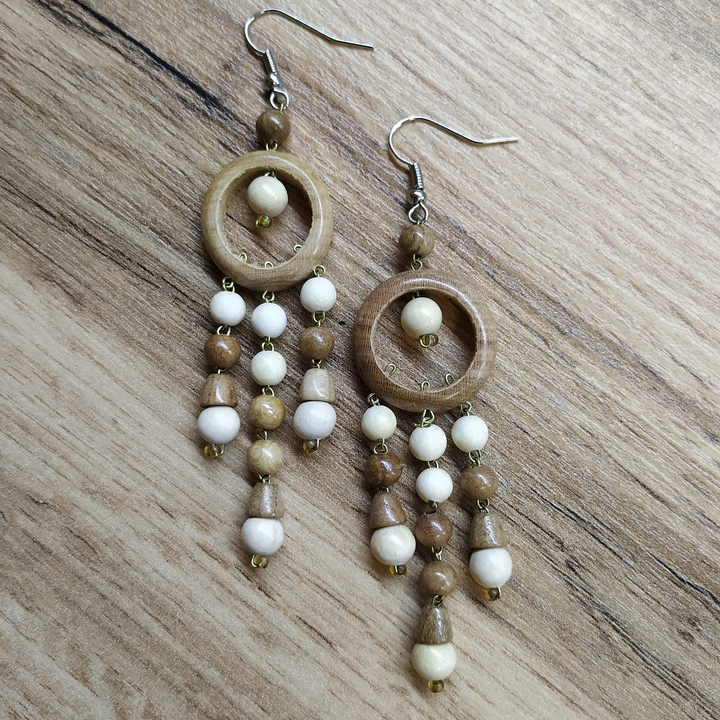 Серьги Слезки, дерево, цвет светло-кор., молочный, 22x65 мм