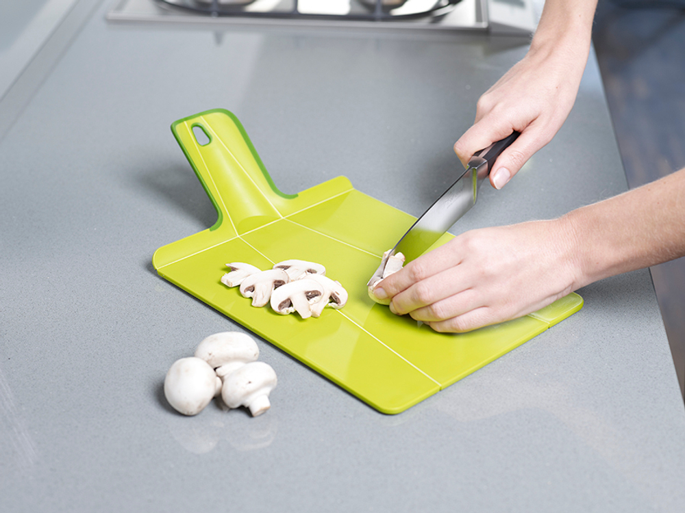 Доска разделочная Chop2Pot™ Plus большая красная Joseph Joseph