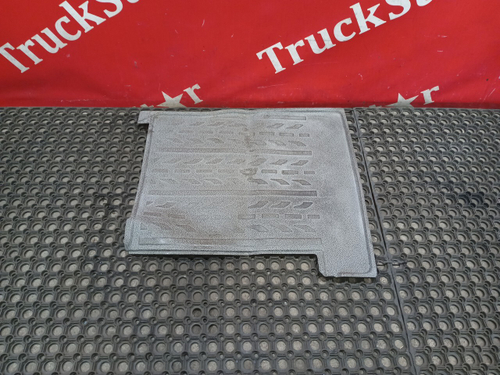 Коврик салона правый 2019г