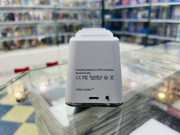 PS5 Зарядная станция для двух геймпадов FG-900 Б/У