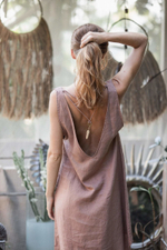 Платье Chintamani розовое льняное с открытой спиной