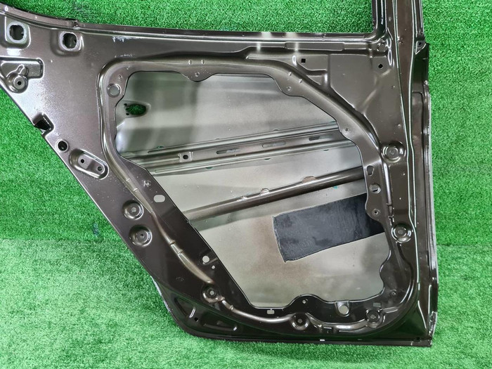 Дверь задняя левая Genesis G70 (2017-н.в.)