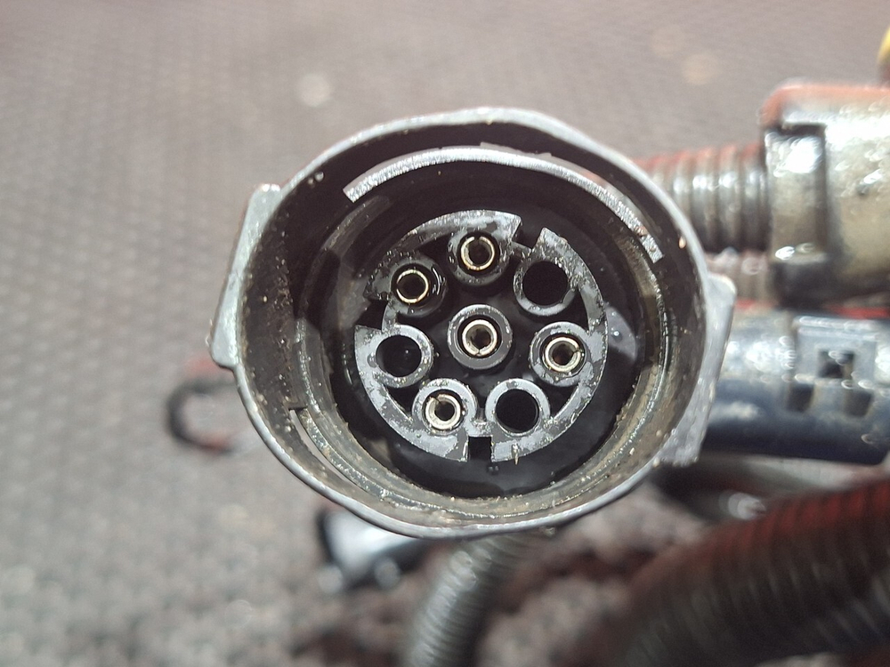 Проводка фары левой