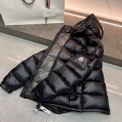 Пуховик Moncler