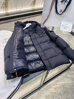 Пуховик Moncler