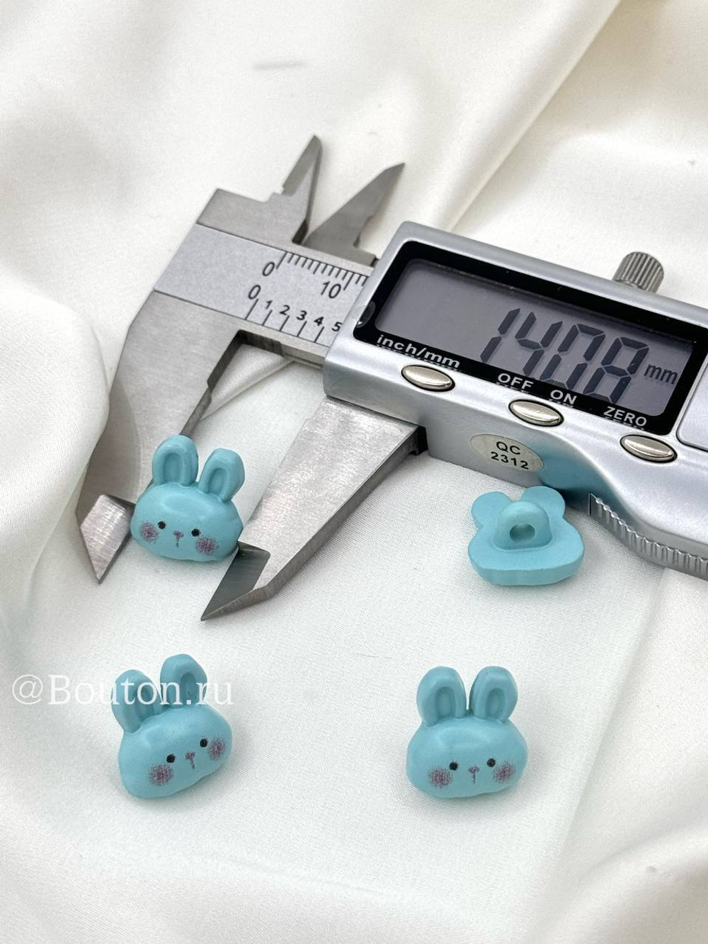 Пуговицы "Зайки" голубые