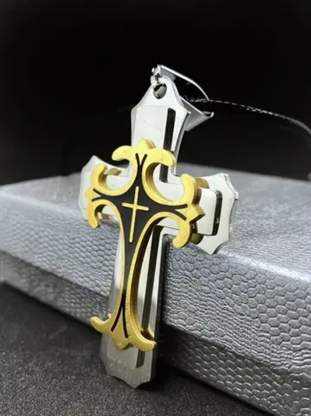 Крупный массивный крест из нержавеющей стали