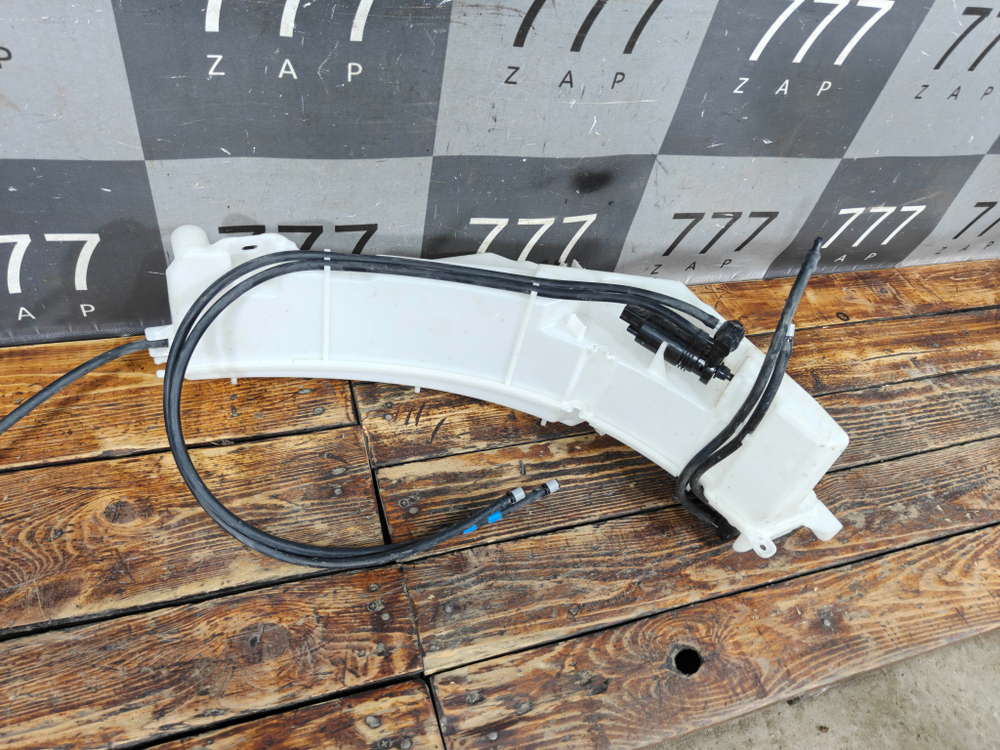 Бачок омывателя Land Rover Range Rover 4 (L405), Range Rover Sport 2 13-22 Б/У Оригинал LR118191